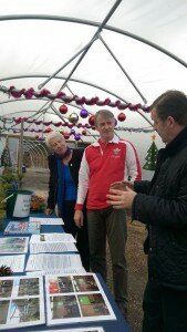 Huw opens Brit Growers new community shop (2)
